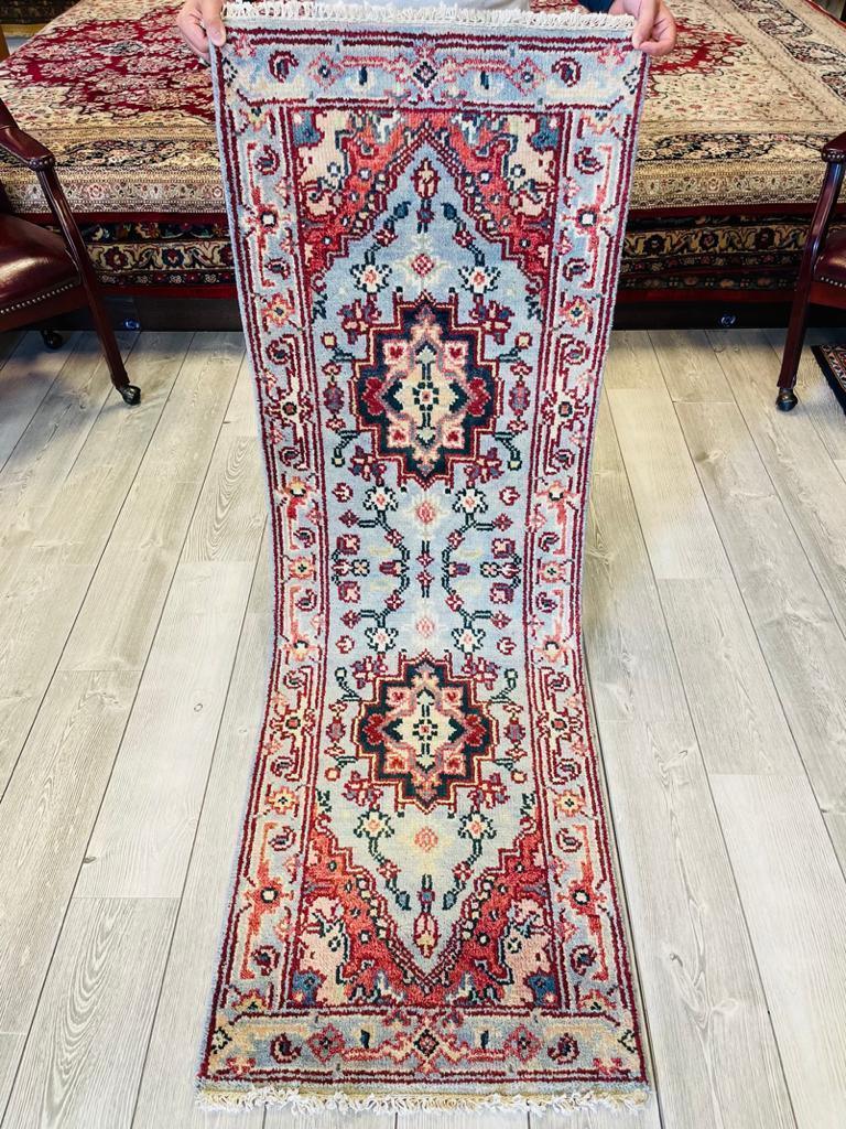 Hand-knotted Kazak runner | Wool | Oriental rug glossary