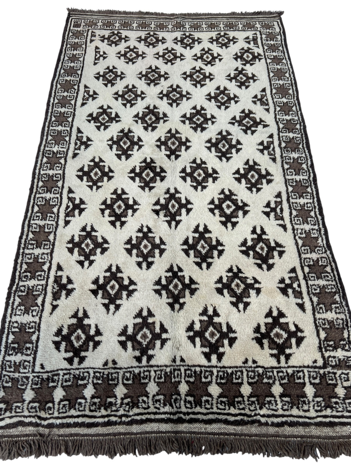 Baluch Rug 4x7 | Ivory & Charcoal | hand-knotted wool | full view, end
