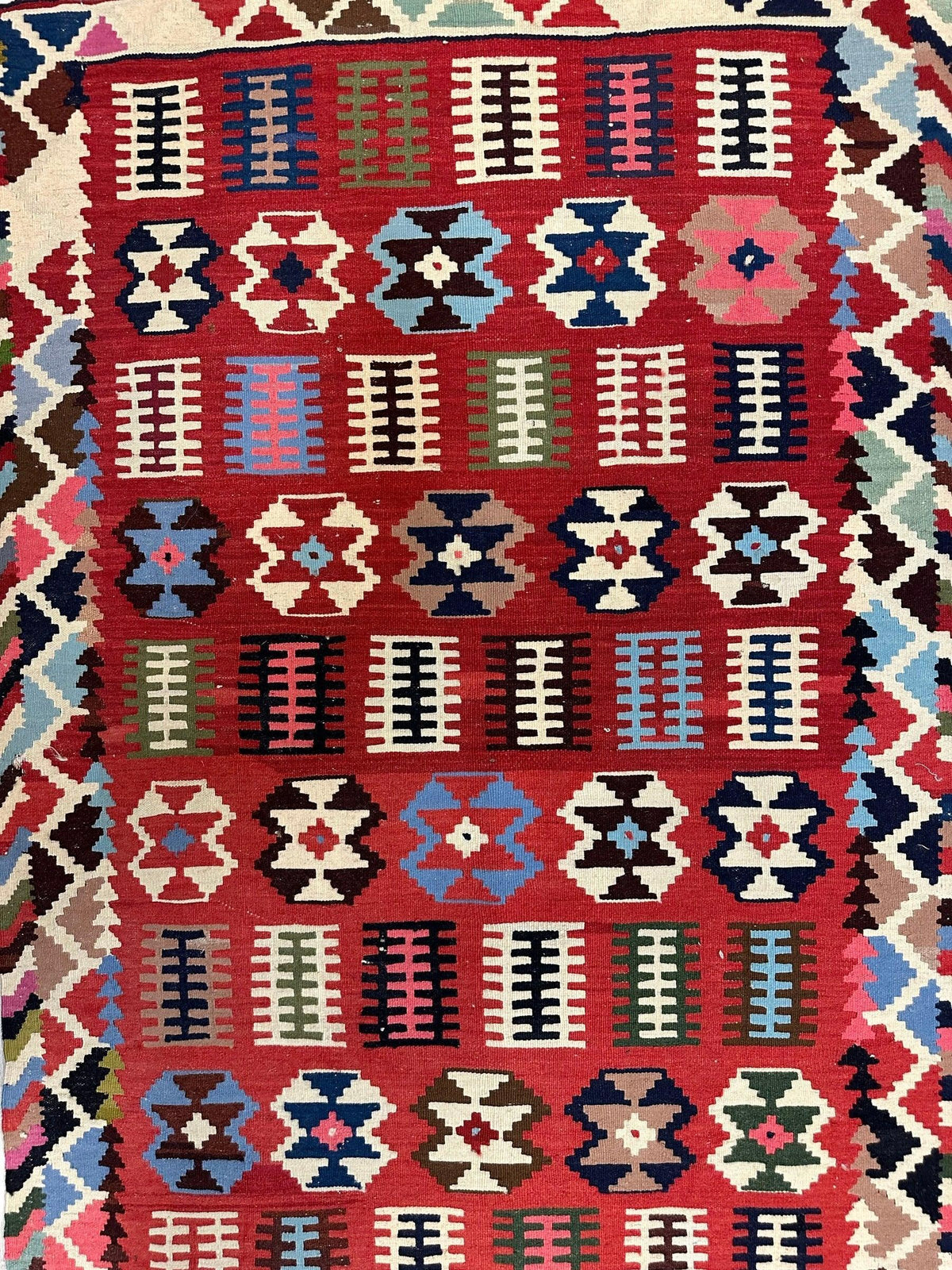 Vintage Persian Qashqai Kilim 3'2" x 4'9", Hand-Woven Wool, 1940s, view 2