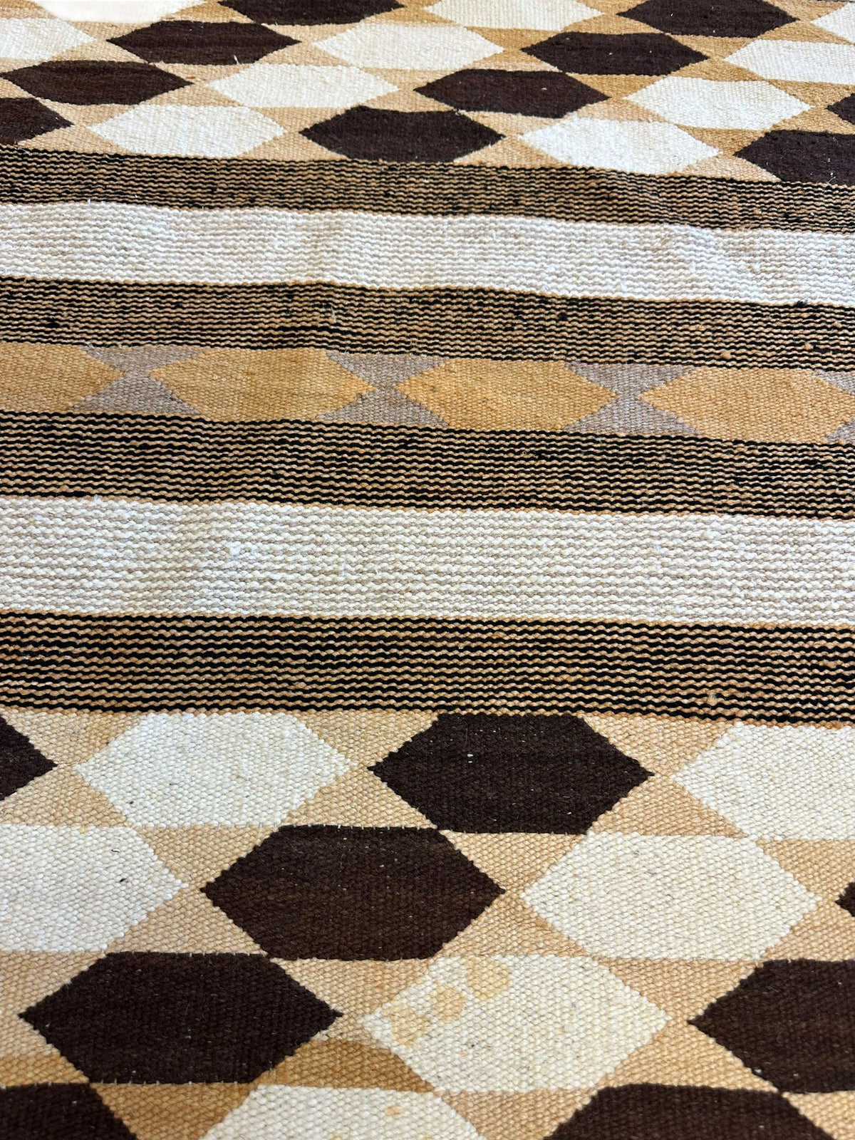 Vintage Navajo Rug 2'9" x 4'2", Hand-Woven Wool, Cream, view 2