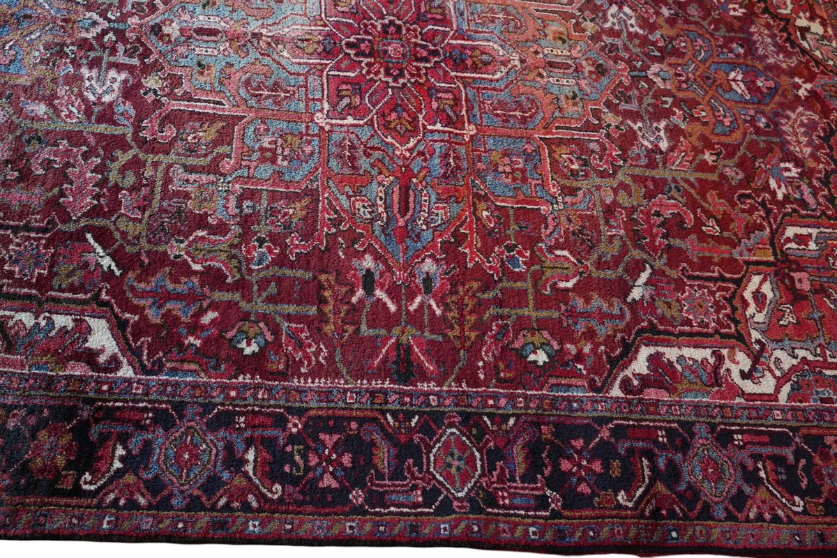 Vintage Persian Heriz Rug 7'10" x 9'8", Hand-Knotted Wool, 1940s, view 9