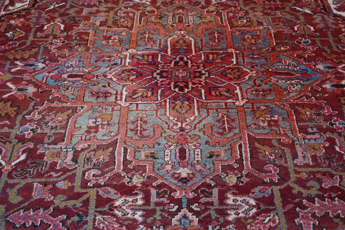 Vintage Persian Heriz Rug 7'10" x 9'8", Hand-Knotted Wool, 1940s, view 7