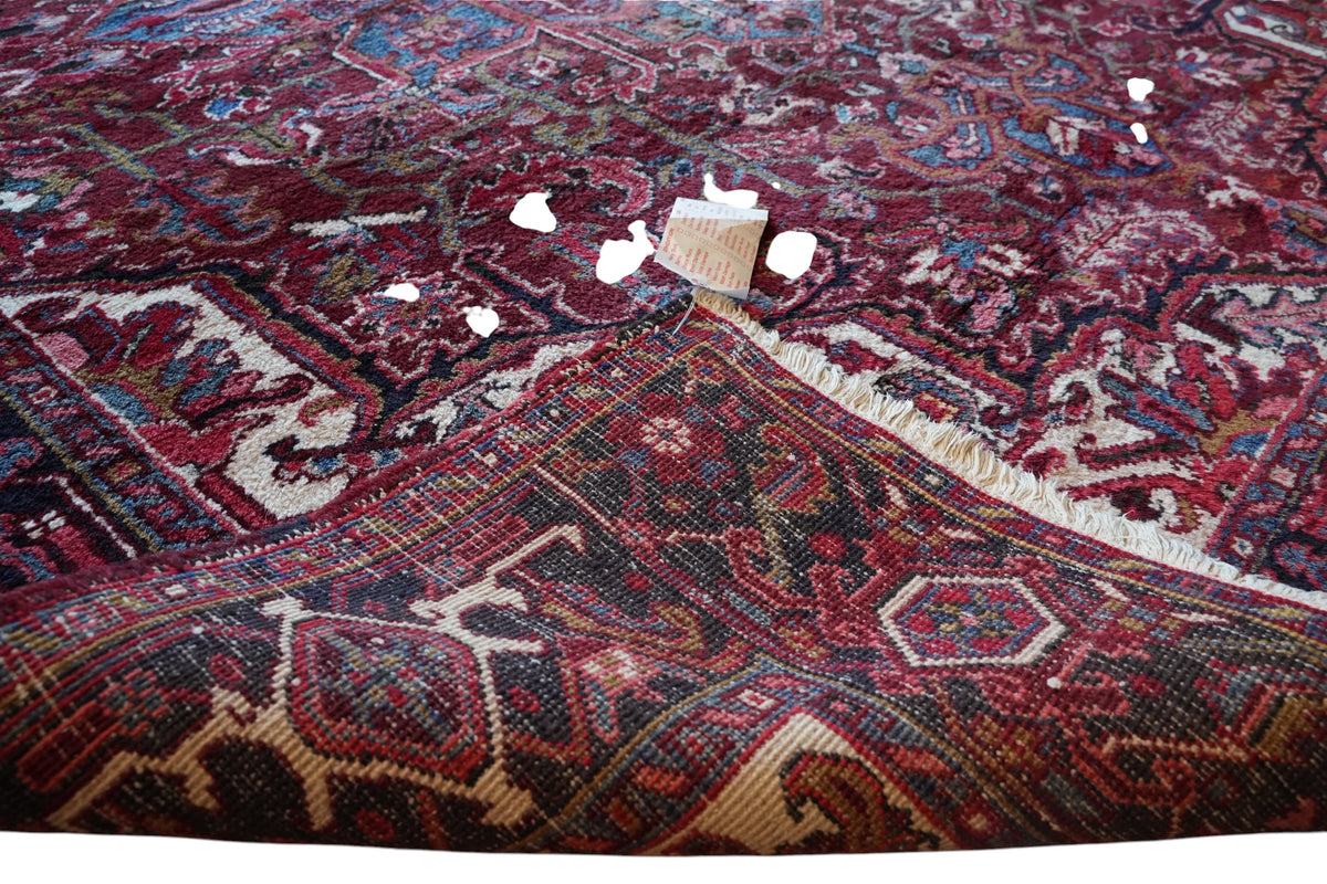 Vintage Persian Heriz Rug 7'10" x 9'8", Hand-Knotted Wool, 1940s, view 11