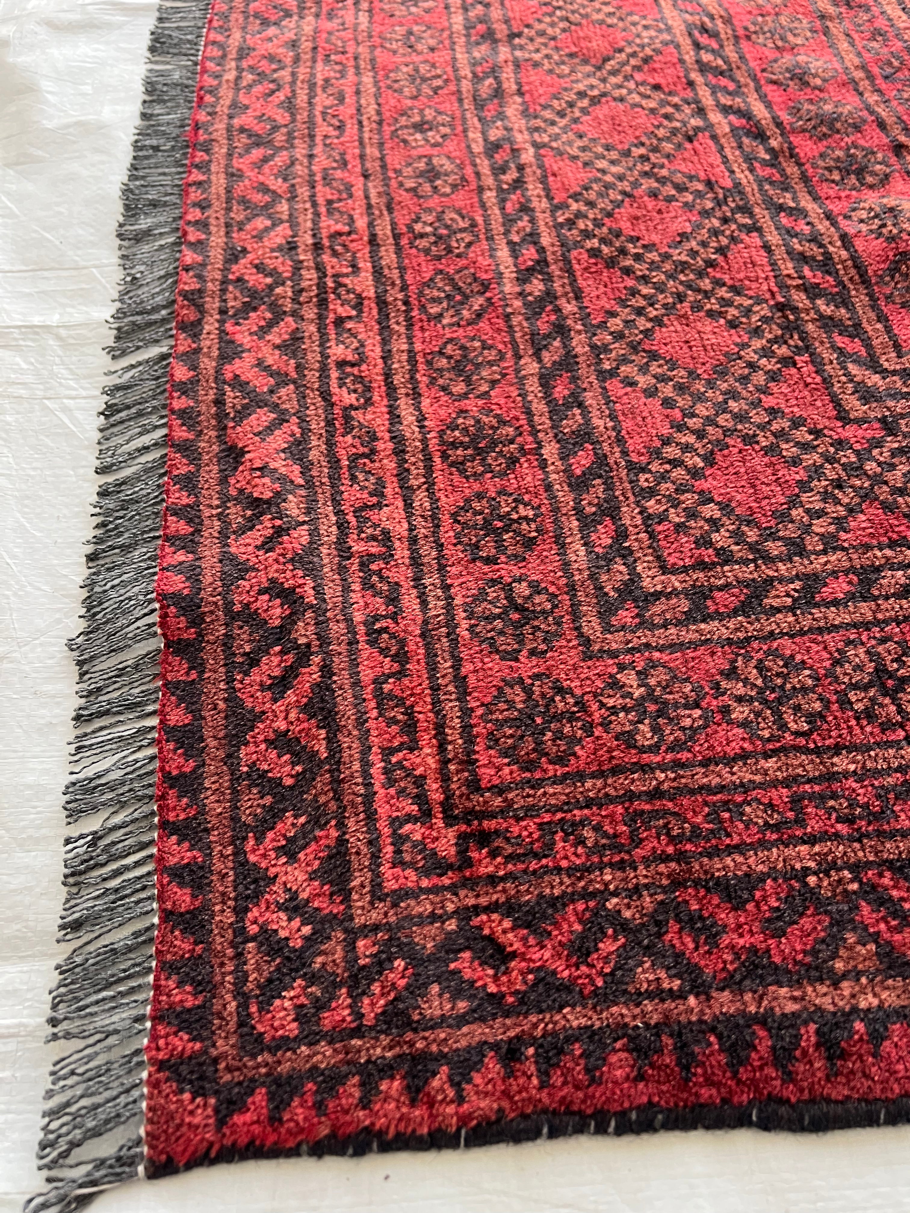 Gul Rug 7x9 | Burgundy, Red & Black | Hand-Knotted Wool