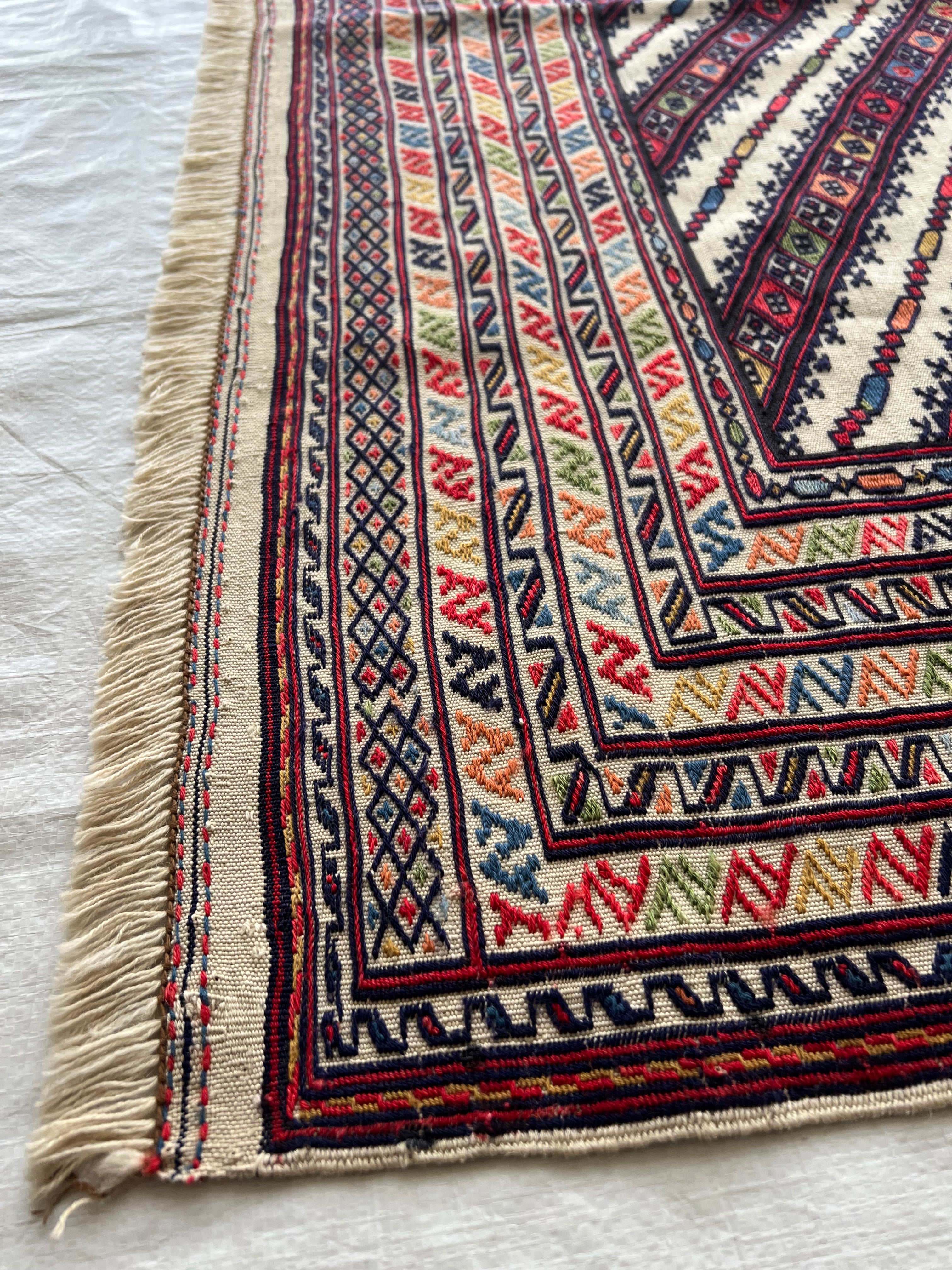 Oriental Rug 5x6 | Ivory, Brown & Red | Flatweave Wool