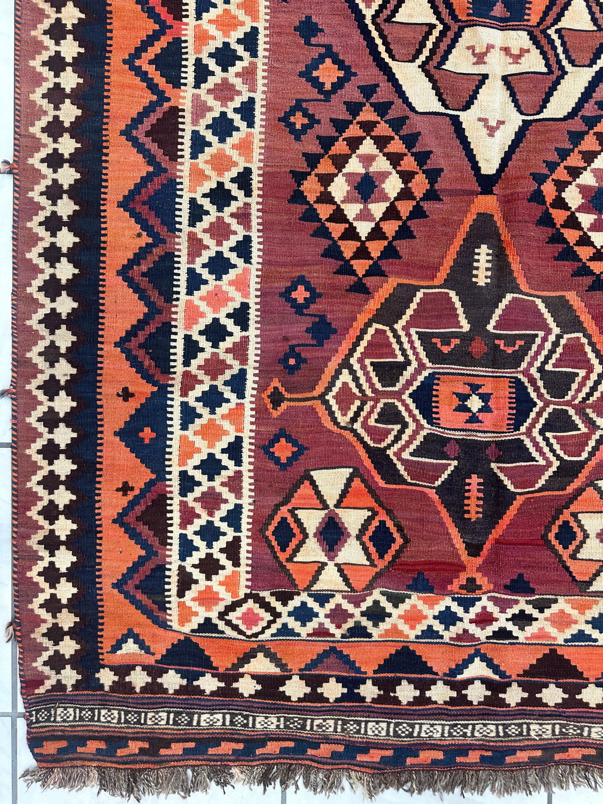 Vintage Persian Qashqai Kilim 5'3" x 9'6", Hand-Woven Wool, 1980s, view 4