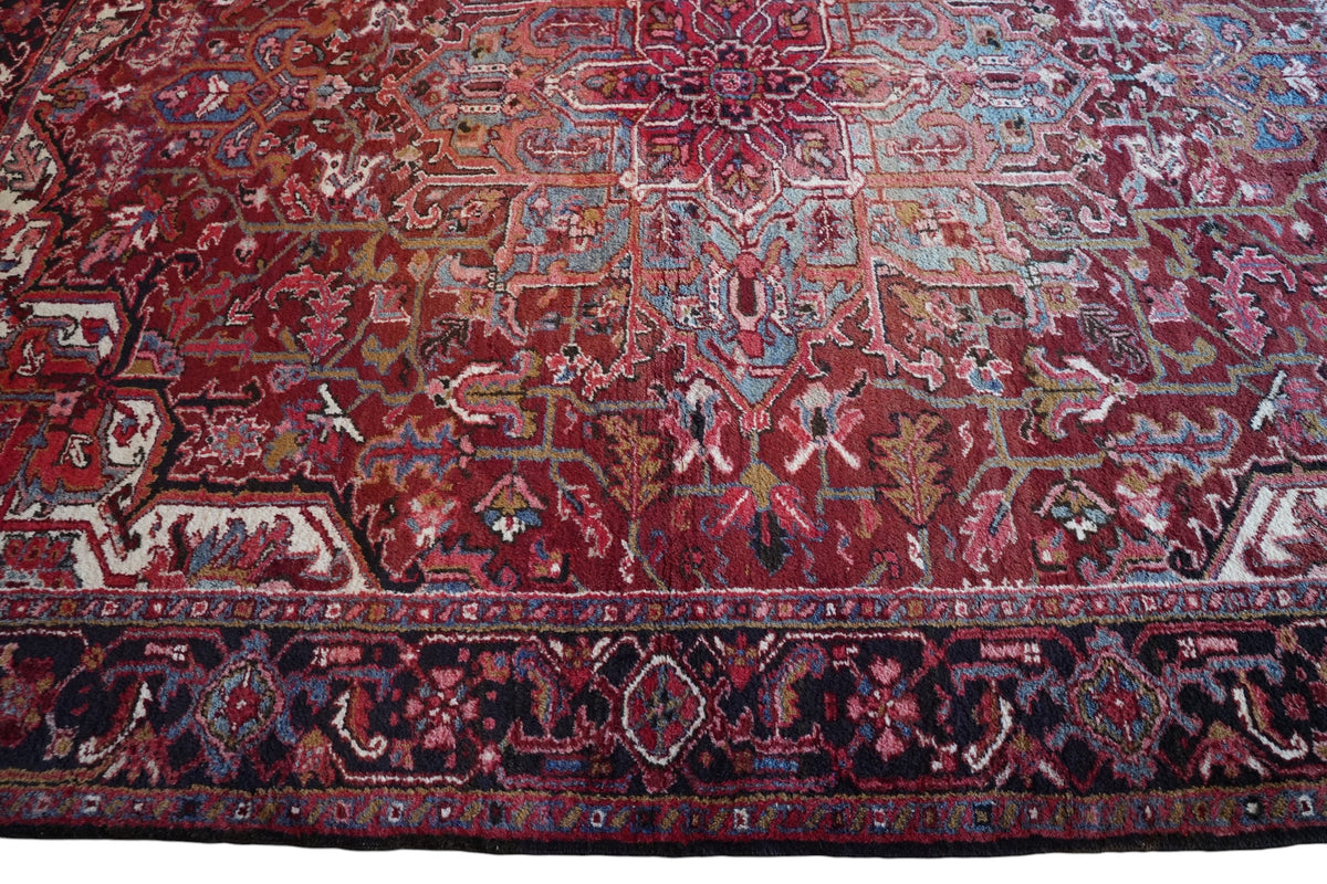 Vintage Persian Heriz Rug 7'10" x 9'8", Hand-Knotted Wool, 1940s, view 10