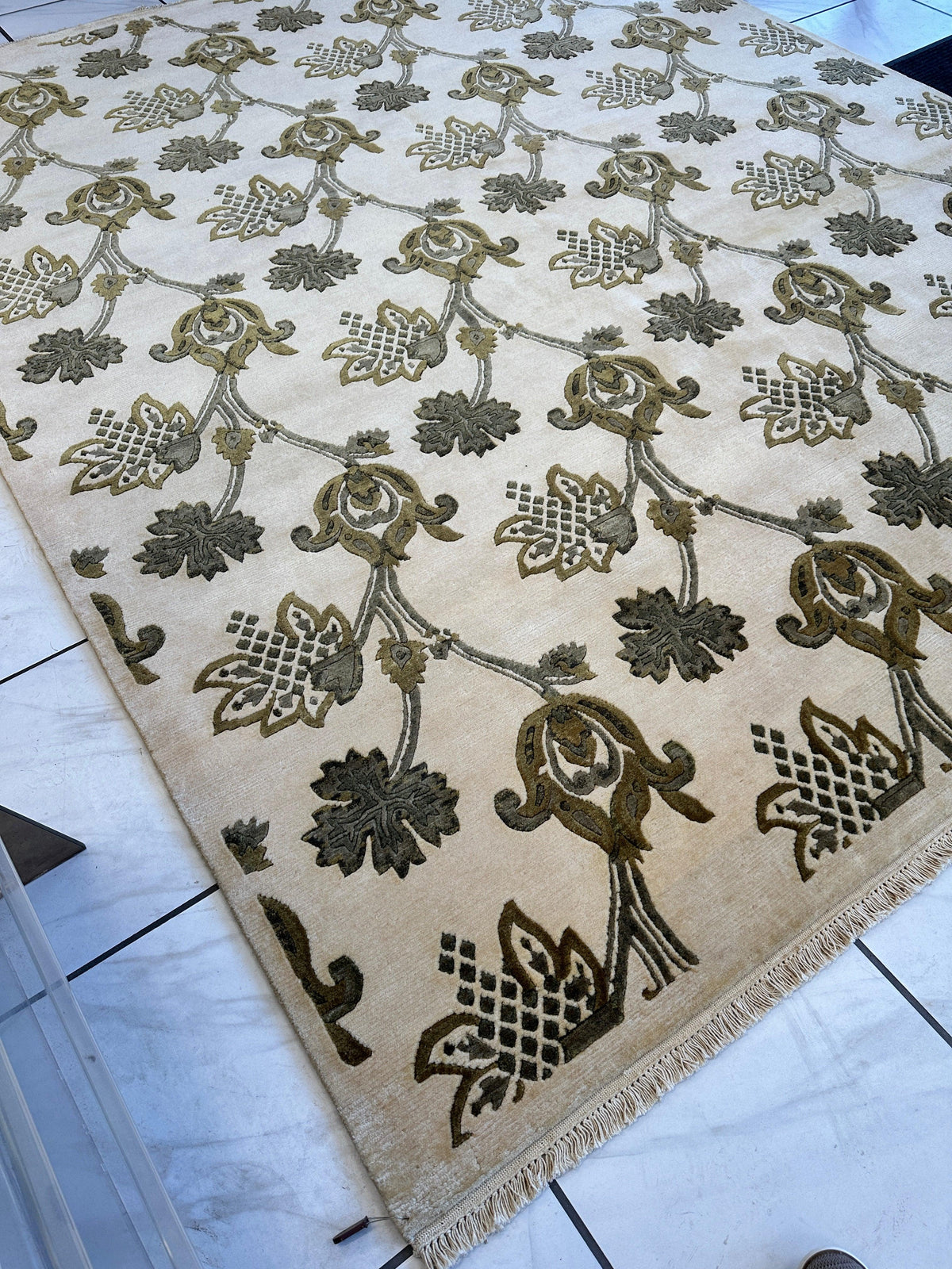 Indian Floral Rug 7'11" x 9'9", Hand-Knotted Wool, Beige & Green, view 5
