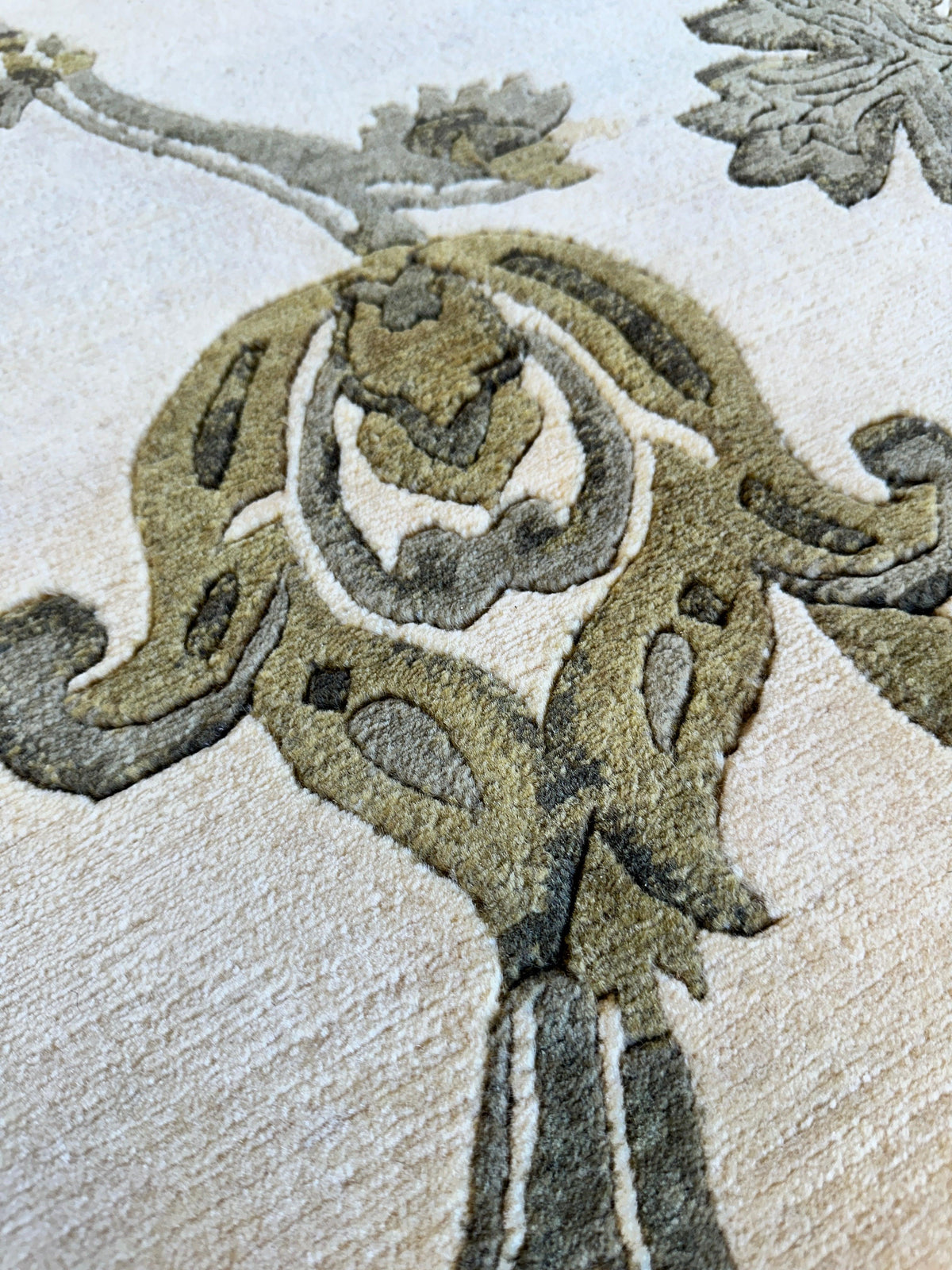 Indian Floral Rug 7'11" x 9'9", Hand-Knotted Wool, Beige & Green, view 6