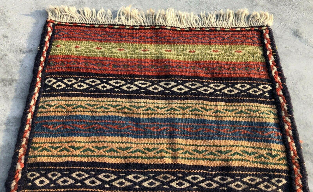 Persian Shiraz Kilim 22" x 29", Hand-Woven Wool, Green & Red, view 5